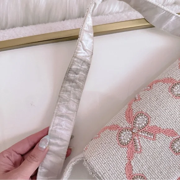 Altar’d State Bridal White & Pink Beaded Bow Bag - Picture 2 of 4